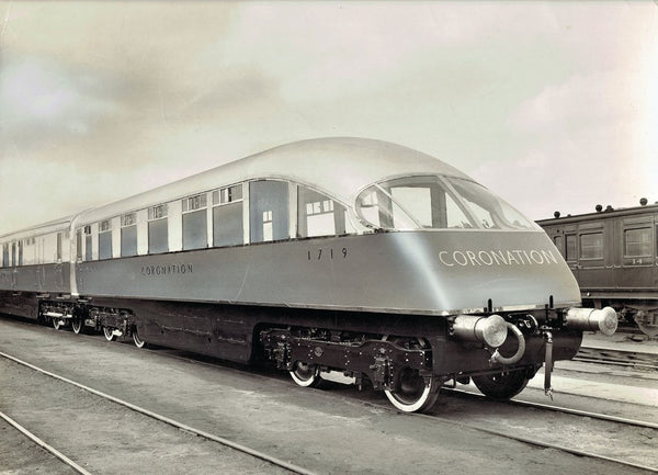 LNER CORONATION OPEN THIRD and KITCHEN THIRD ARTICULATED COACH PACK  ERA 3