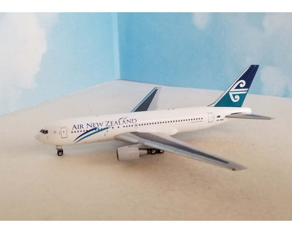 1/400 Air New Zealand BOEING 767200 ZKNBC Pacific Wave