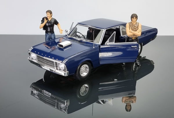 1/18 Wog Boy 1969 VF Valiant with Figures