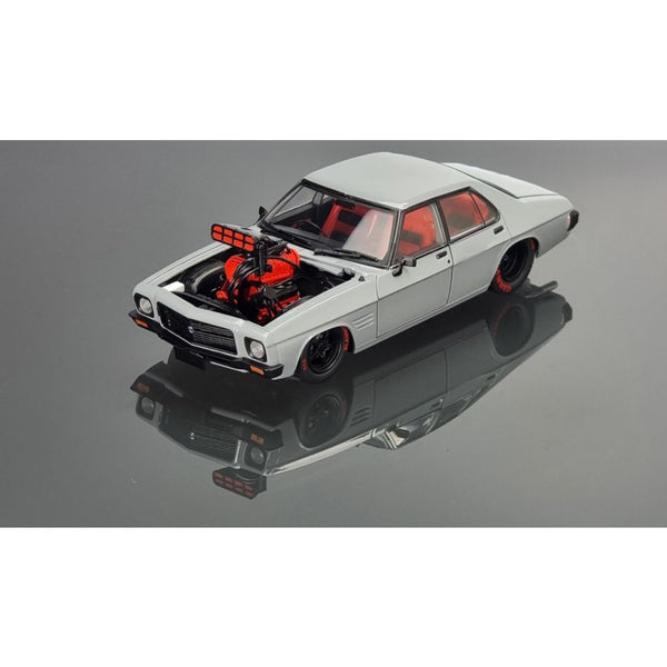 1/24 Cool Grey Blown HQ Custom Monaro