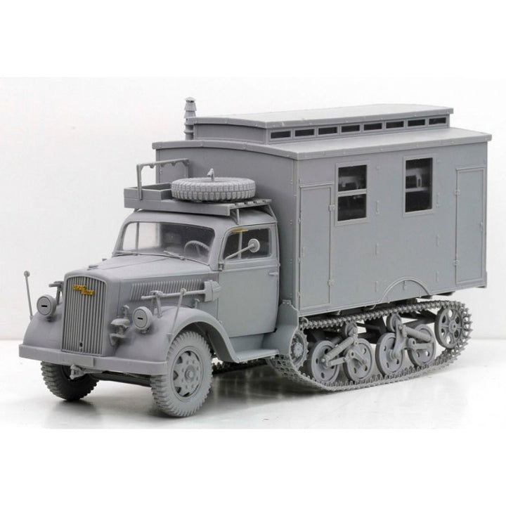 image2_1/35 Sd.Kfz.3 Maultier Ambulance Plastic Model Kit