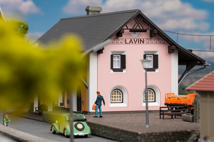 HO Lavin Station_4