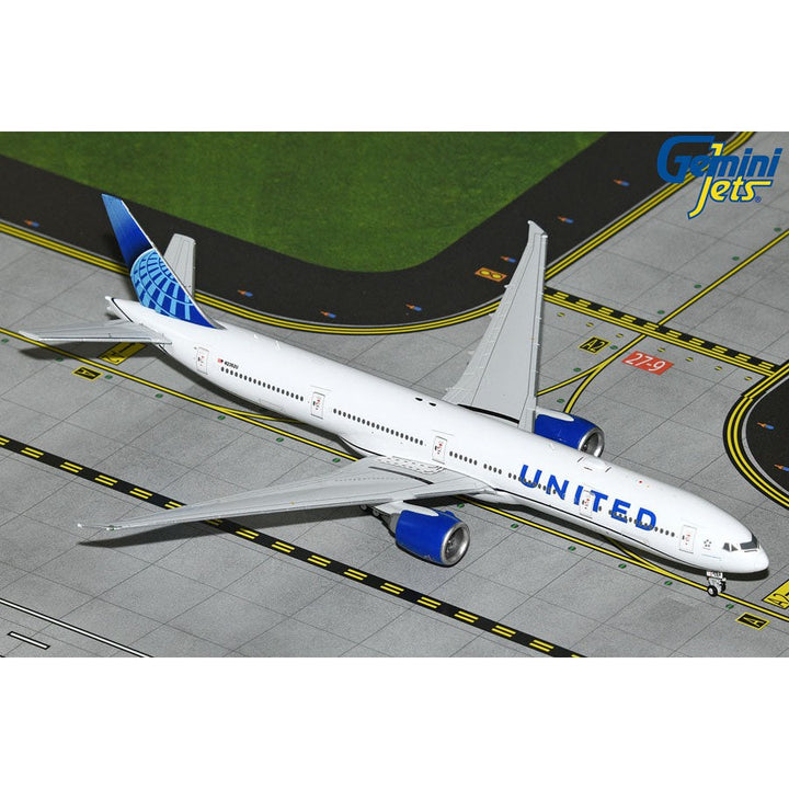 1/400 United Airlines B777-300ER N2352U