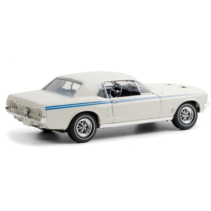 1/18 1967 Ford Mustang Pacesetter Special White_2