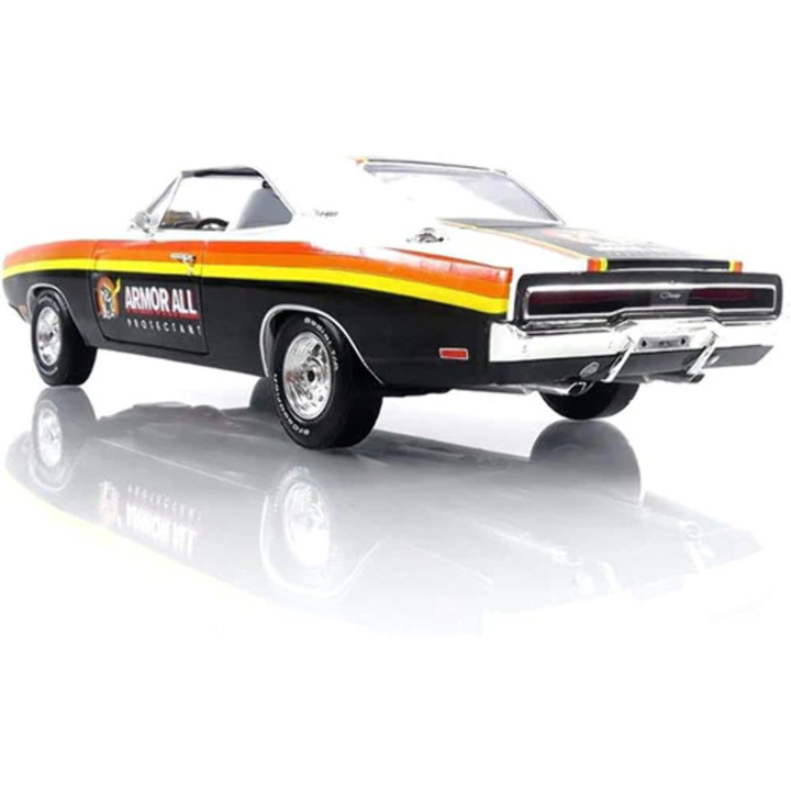 1/18 Armor All 1970 Dodge Charger with Blown Engine_3