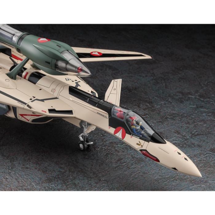 1/72 YF-19 with Fast Pack & Fold Booster