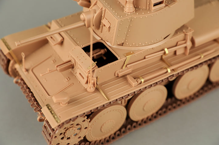 1/16 Pzkpfw 38(T) Ausf.E/F Plastic Model Kit_10