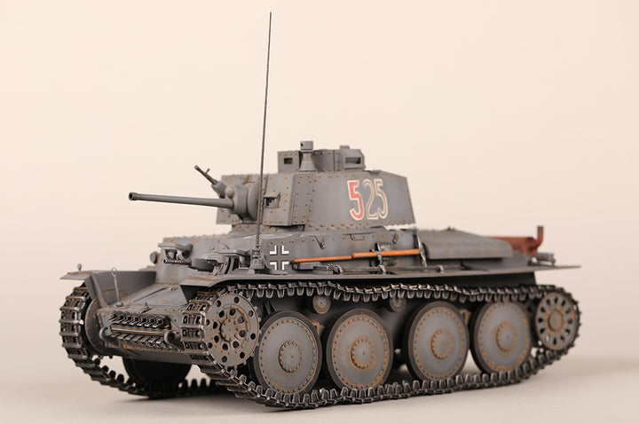 1/16 Pzkpfw 38(T) Ausf.E/F Plastic Model Kit_16