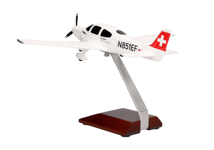 1/40 European Flight Academy Cirrus SR20 - Swiss International Air Lines_2