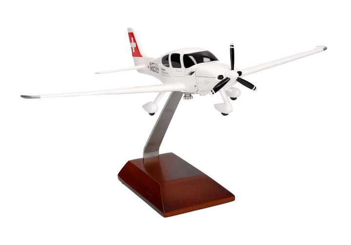 1/40 European Flight Academy Cirrus SR20 - Swiss International Air Lines_3