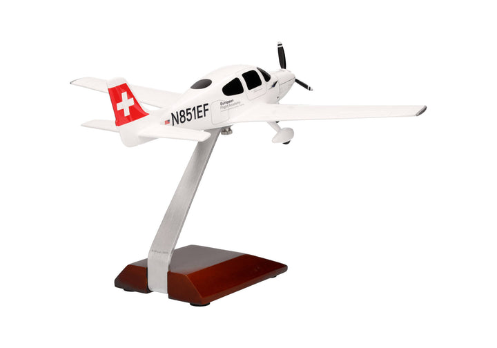 1/40 European Flight Academy Cirrus SR20 - Swiss International Air Lines_4