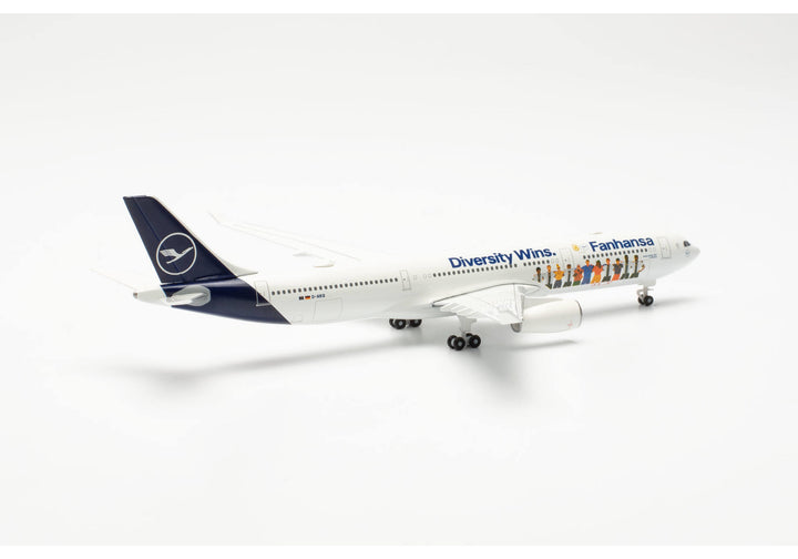 1/500 Lufthansa Airbus A330-300 "Fanhansa - Diversity Wins"_3