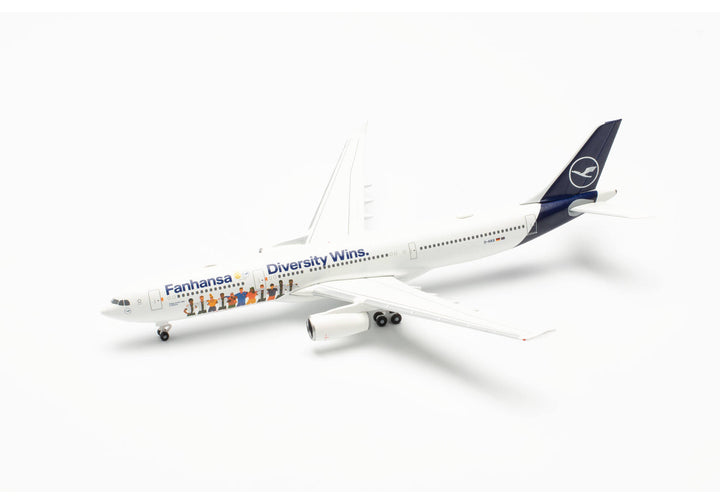 1/500 Lufthansa Airbus A330-300 "Fanhansa - Diversity Wins"_4