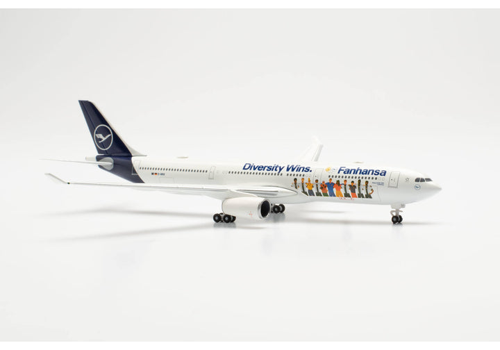 1/500 Lufthansa Airbus A330-300 "Fanhansa - Diversity Wins"_5