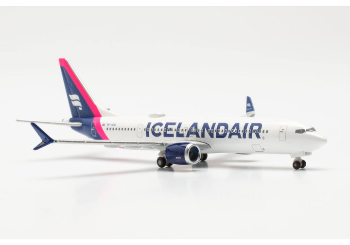 1/500 Icelandair Boeing 737 Max 9 - Magenta Tail Stripe_5