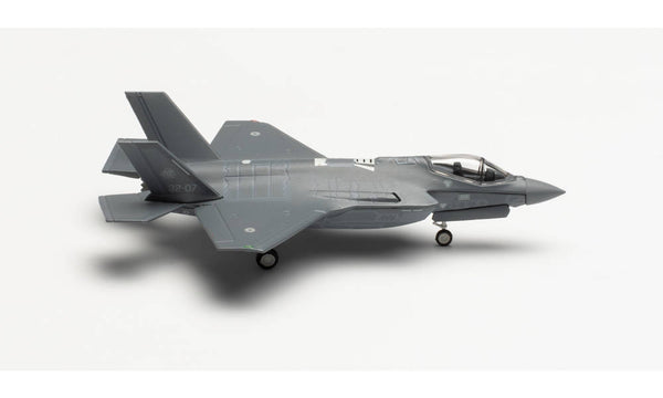 1/200 Italian Air Force Lockheed Martin F35A Lightning II 32 Stormo (Wing) 100TH Anniversary 13 Gru