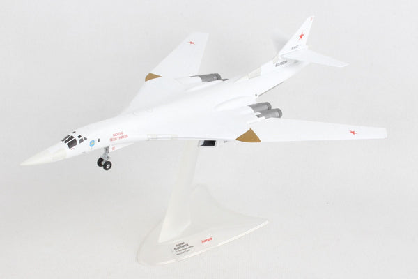 1/200 Russian Air Force Tupolev Tu160 `Blackjack` / `White Swan`  Rf94102 / 02 red