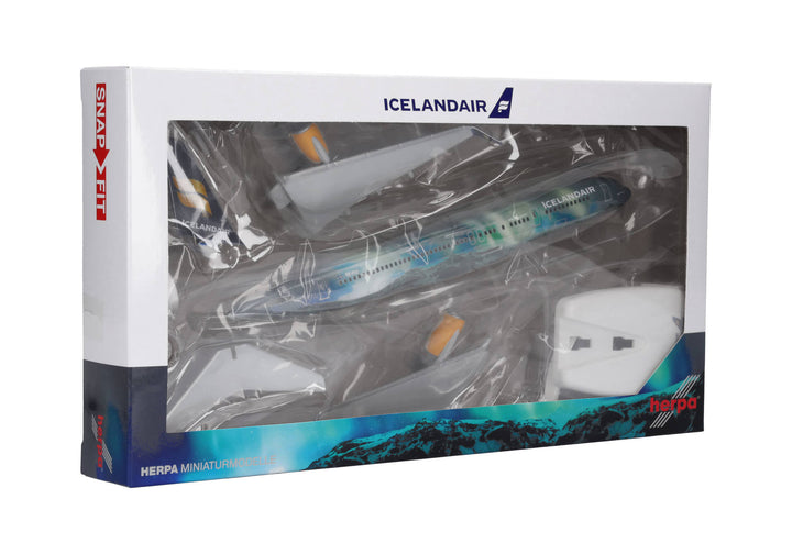 1/200 SNAP Icelandair Boeing 757-200_5