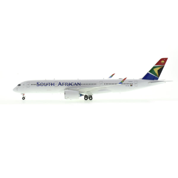 1/200 South African Airways Airbus A350-900XWB Reg: ZS-SDF with Stand