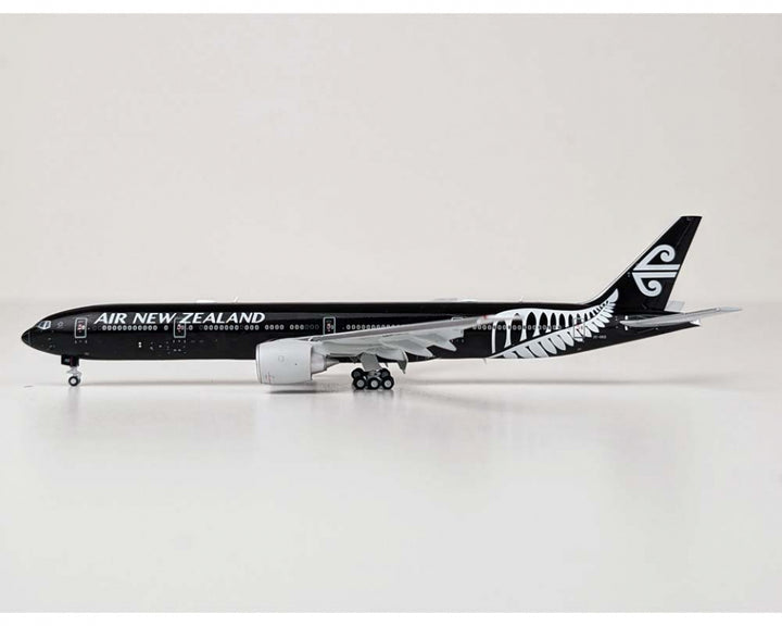 1/400 Air New Zealand B777-300ER ZK-OKQ "All Blacks" (Flaps Down)_2