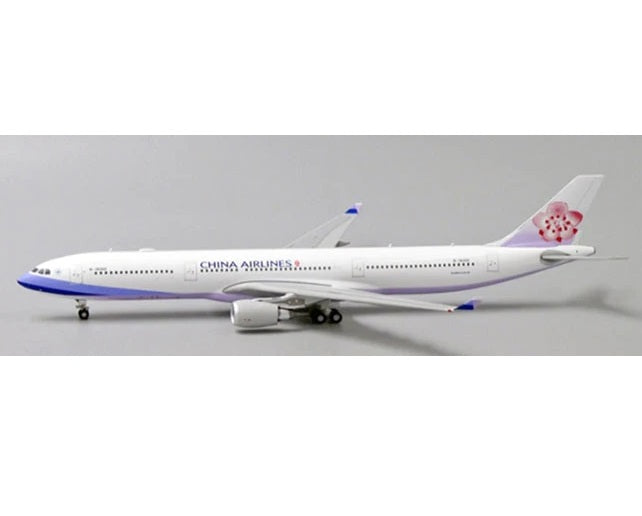 China Airlines A330300 B18302