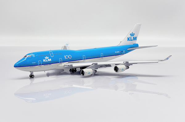 1/400 KLM B747-400 PH-BFG "100" (with Limited Edition Aviationtag) (Flaps Down)_1