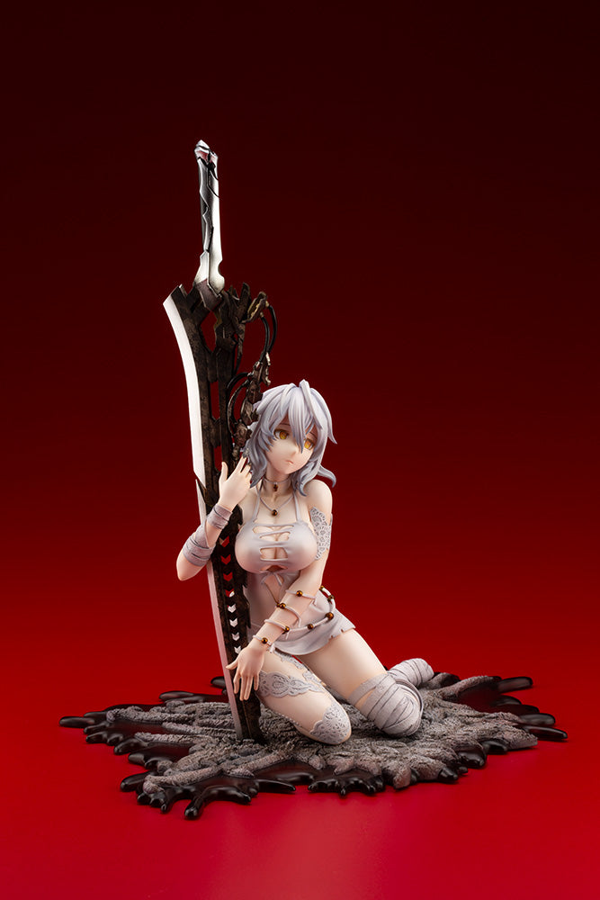 1/7 Artfx Code Vein J Io Cuddling The Sword_9