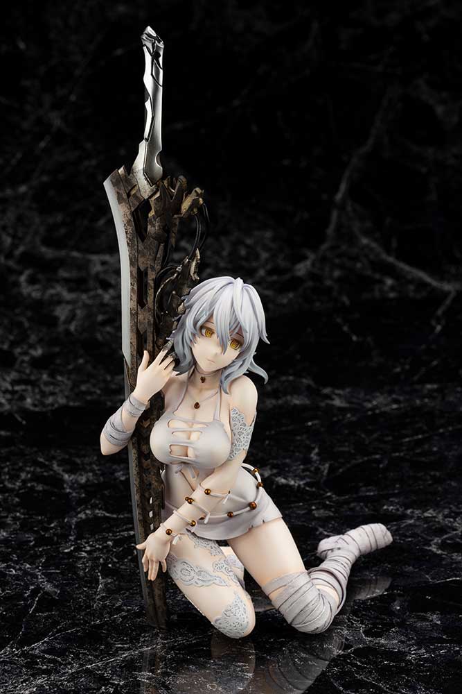 1/7 Artfx Code Vein J Io Cuddling The Sword_13