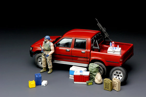 1/35 Pick Up with Equipment Plastic Model Kit_1