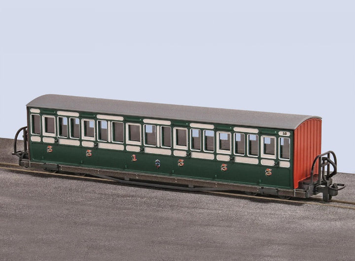 OO-9 GLT FR Short "Bowsider" Bogie Coach – Early Preservation Green 18