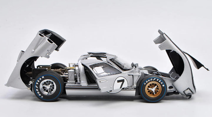 1/18 #7 1966 Ford GT40 Mk II Silver_9