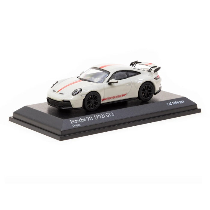 1/64 Crayon Porsche 911 (992) GT3 Minichamps