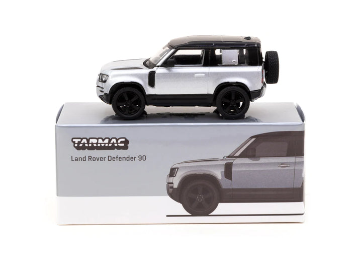 1/64 Land Rover Defender 90 - Silver Metallic_3