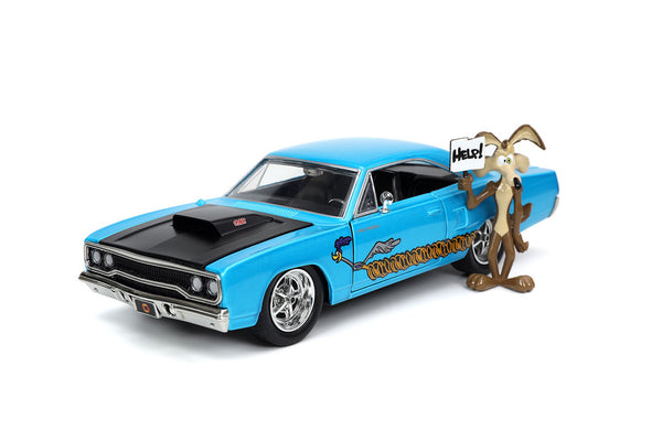 1/24 Wile Coyote with 1970 Plymouth Road Runner