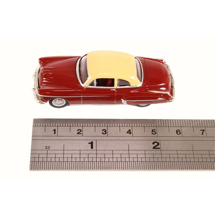 Oxford - 1/87 Oldsmobile Rocket 88 Coupe 1950 Chariot Red/Canto Cream