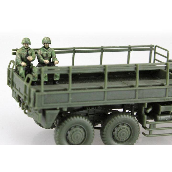 Aoshima - 1/72 JGSDF TYPE73 TRUCK (w/20 INFANTRY FIGURES)