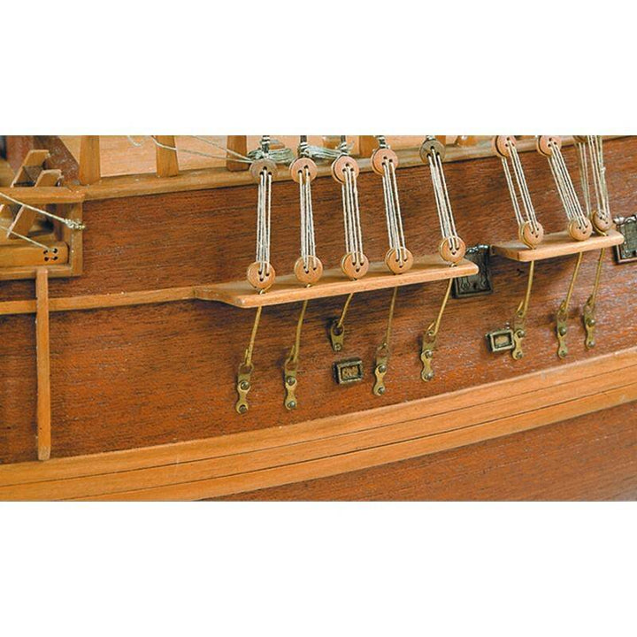 Artesania - Artesania 22516 1/60 HMS Endeavour Wooden Ship Model