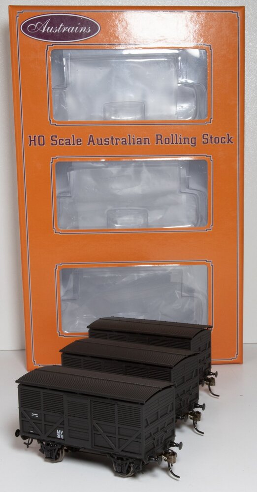 HO NSWGR MV Meat Van Pack1 3Pack