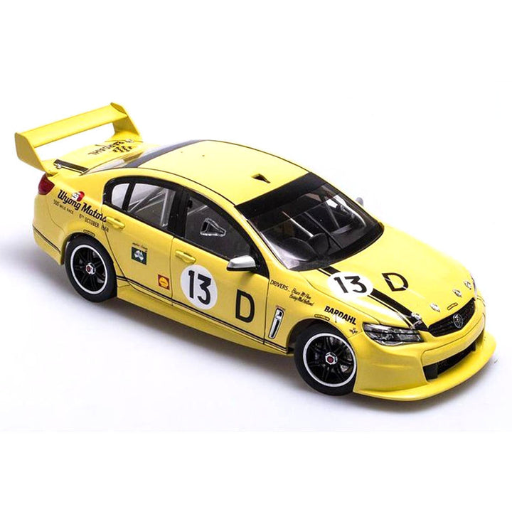 Biante - 1/18 Holden VF Commodore Supercar