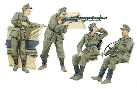 6193 1/35 German Halftrack Crewman Plastic Model Kit