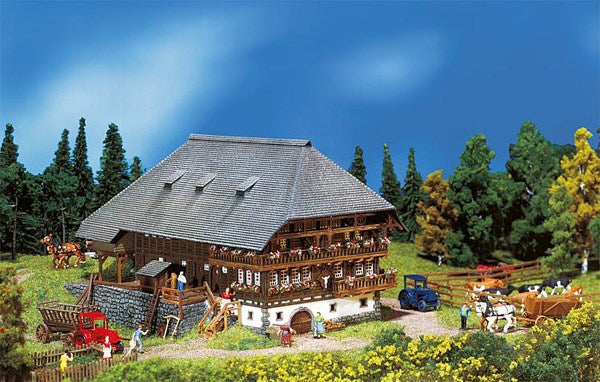 N Black Forest Farmyard