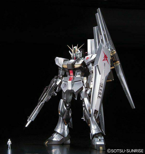 Bandai - 1/100 MG Nu Gundam Metallic Coat Ver.