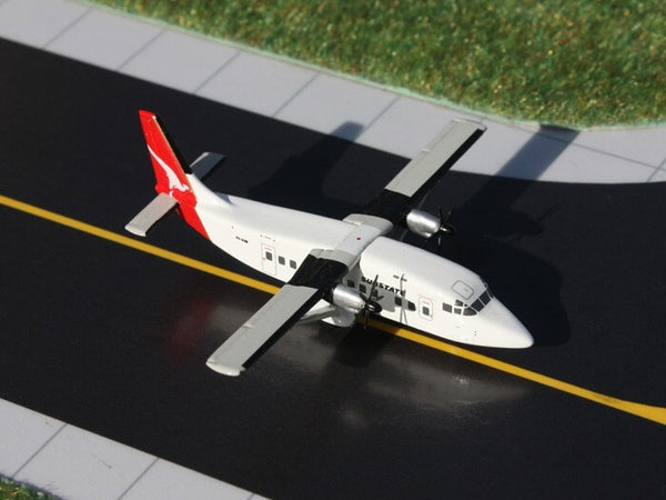 1/400 Shorts 360 Qantaslink VHSUM