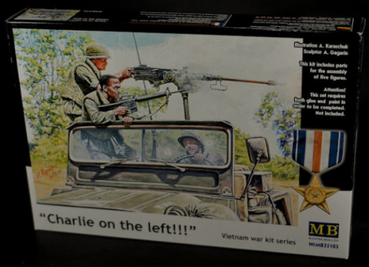 35105 1/35 Charlie on the left!!! Vietnam war kit series Plastic Model Kit