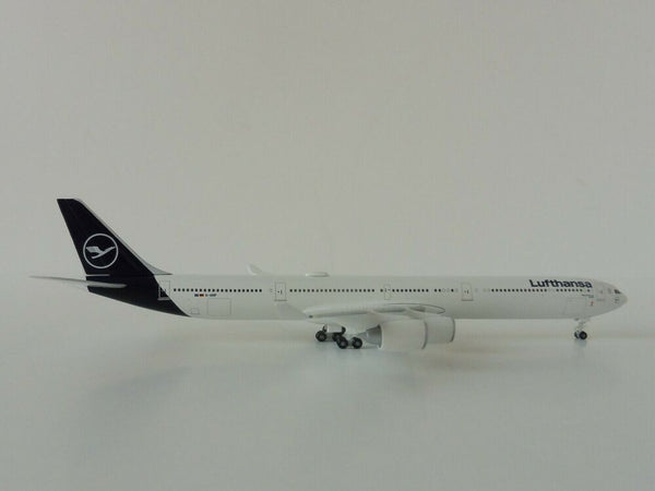 1/500 Lufthansa Airbus A340600   Libeck