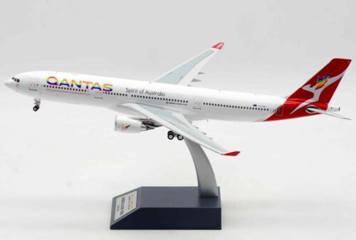 1/200 QANTAS AIRBUS A330303 VHQPJ   RAINBOW ROO