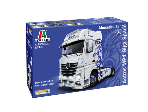 124 MercedesBenz Actros MP4  Giga Space Show Truck