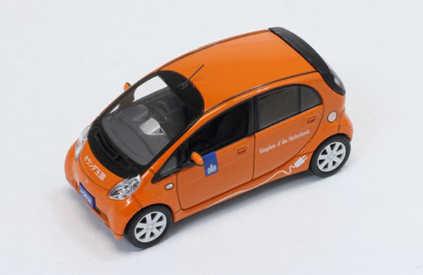 1/43 MITSUBISHI Japan Embassy Car 2010