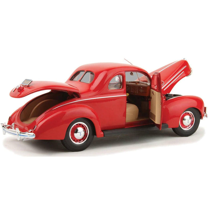 Maisto - 1:18 1939 Ford Deluxe Coupe Red