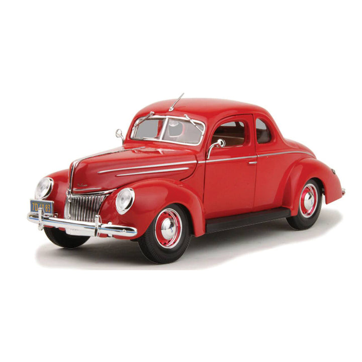 Maisto - 1:18 1939 Ford Deluxe Coupe Red